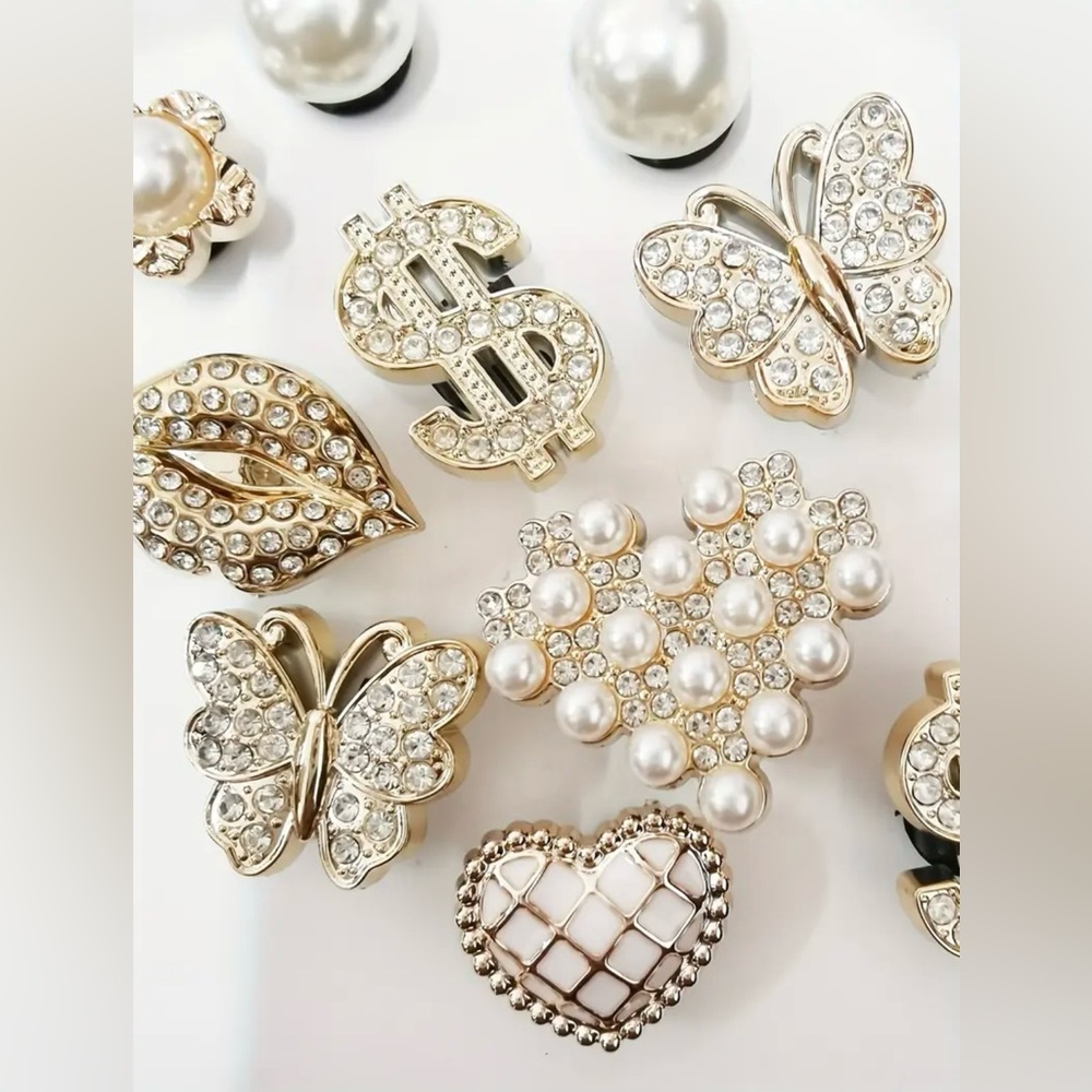 New 16 Pcs Luxury Rhinestone Butterfly Dollar Sign Lips Croc Charms Set - Picture 10 of 10